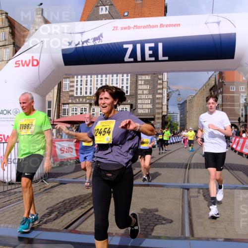 13.09.2026 - 21. swb-Marathon Bremen Tim E. http://msf.ph/oto/10340916 13.09.2026 11:10:45 Ziel 10002, 10169, 10247, 10361, 10362, 10422, 10706, 10719, 10768, 10791, 10890, 11080, 11283, 11298, 11300, 11382, 11725, 11957, 11982, 12183, 12227, 12454, 12550 meine-sportfotos.de