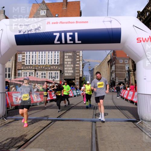 13.09.2026 - 21. swb-Marathon Bremen Tim E. http://msf.ph/oto/10340959 13.09.2026 11:10:48 Ziel 10002, 10169, 10247, 10361, 10362, 10422, 10706, 10719, 10768, 10791, 10890, 11080, 11283, 11298, 11300, 11309, 11382, 11583, 11736, 11957, 11982, 12183, 12227, 12454, 12550 meine-sportfotos.de