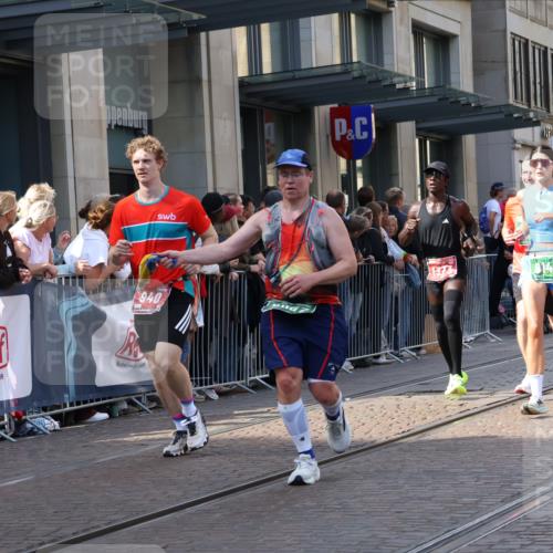 13.09.2026 - 21. swb-Marathon Bremen Strokosch-Dieckow http://msf.ph/oto/10340992 13.09.2026 13:27:36 Ziel 440, 488, 534, 762, 1343, 1456, 1932, 2686, 3135, 3480, 3576, 3970, 4106, 4133, 4265, 4496, 4593, 4744, 5462, 6067, 6468, 6522, 7042, 7138, 7358, 8188, 8351, 8656, 9067, 9145, 9494, 9727, 13069, 13198, 242, 323, 593, 857, 940, 1006, 1373, 1574, 2345, 2668, 2686, 3013, 3273, 3385, 3460, 3496, 3521, 4421, 4593, 5081, 5220, 5290, 5358, 5557, 5616, 6071, 6288, 6306, 7110, 9760, 10113, 13147 meine-sportfotos.de