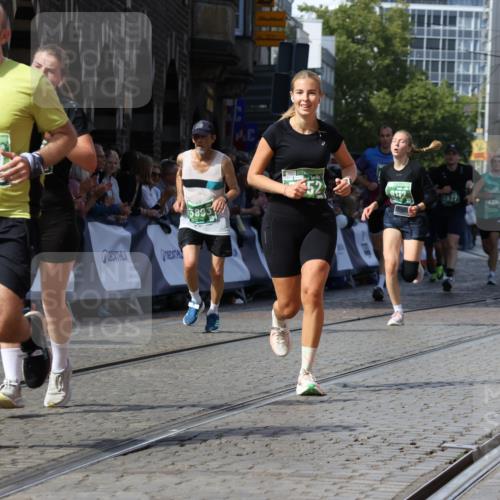 13.09.2026 - 21. swb-Marathon Bremen Strokosch-Dieckow http://msf.ph/oto/10341017 13.09.2026 13:26:41 Ziel 1368, 1649, 2434, 2658, 3603, 3983, 4723, 5747, 5906, 5934, 5992, 6230, 6639, 7626, 8817, 13195, 531, 946, 2089, 3076, 3302, 3510, 3852, 3893, 4441, 4598, 4919, 5054, 5937, 5943, 6314, 6455, 6580, 7246, 7317, 8112, 8303, 9551, 13097 meine-sportfotos.de