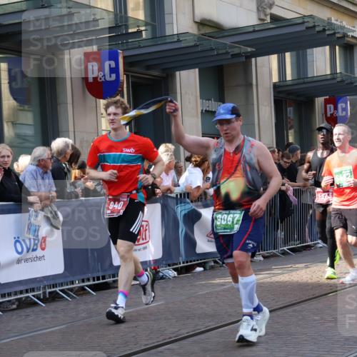 13.09.2026 - 21. swb-Marathon Bremen Strokosch-Dieckow http://msf.ph/oto/10341026 13.09.2026 13:27:37 Ziel 440, 488, 534, 762, 1343, 1456, 1932, 3135, 3480, 3576, 3970, 4106, 4133, 4265, 4496, 4744, 5462, 6067, 6468, 6522, 7042, 7138, 7358, 7926, 8188, 8351, 8656, 9067, 9145, 9494, 9727, 13069, 13198, 242, 323, 593, 857, 940, 1006, 1373, 1574, 2345, 2668, 2686, 3013, 3385, 3460, 3496, 3521, 4421, 4593, 5081, 5220, 5290, 5358, 5557, 5616, 6067, 6071, 6288, 6306, 7110, 9727, 9760, 13147 meine-sportfotos.de