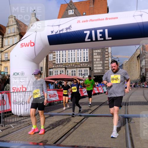13.09.2026 - 21. swb-Marathon Bremen Tim E. http://msf.ph/oto/10341031 13.09.2026 11:10:49 Ziel 10002, 10169, 10247, 10361, 10422, 10706, 10719, 10768, 10791, 10890, 11080, 11283, 11298, 11300, 11309, 11583, 11736, 11957, 11982, 12183, 12227, 12454, 12550 meine-sportfotos.de