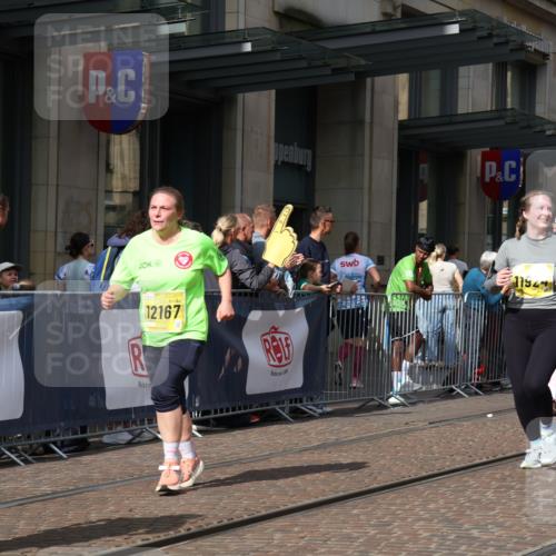 13.09.2026 - 21. swb-Marathon Bremen Strokosch-Dieckow http://msf.ph/oto/10341035 13.09.2026 11:07:27 Ziel 10138, 10279, 10280, 10363, 10364, 10501, 10505, 10580, 10595, 10660, 10661, 10674, 10830, 10871, 10907, 10935, 10937, 11037, 11223, 11515, 11643, 11899, 11924, 11934, 12024, 12097, 12167, 12168, 12194, 12277, 12307, 12419, 12509, 12511, 12512, 10138, 10205, 10360, 10488, 10695, 10748, 11100, 11123, 11246, 11393, 11417, 11439, 11600, 11684, 11696, 11759, 11767, 11822, 11823, 11865, 11917, 12020, 12173, 12210, 12255, 12266 meine-sportfotos.de