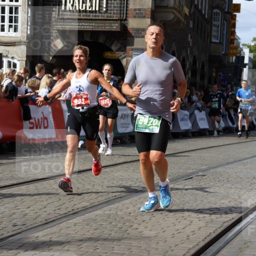 13.09.2026 - 21. swb-Marathon Bremen Strokosch-Dieckow http://msf.ph/oto/10341039 13.09.2026 13:31:55 Ziel 310, 922, 1600, 2707, 3115, 3152, 3239, 3343, 3392, 3579, 3858, 3859, 4164, 4258, 4273, 4692, 4889, 5426, 5504, 6039, 6062, 6100, 6147, 6193, 6213, 6581, 6602, 6968, 6971, 7032, 7260, 7608, 7941, 8042, 8166, 8205, 8206, 8239, 8364, 8495, 8522, 9033, 9155, 9293, 9568, 9903, 9914, 13151, 2310, 2934, 3946, 4566, 4797, 4979, 6116, 7182, 7526, 7818, 8610, 9394, 9640 meine-sportfotos.de