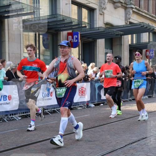 13.09.2026 - 21. swb-Marathon Bremen Strokosch-Dieckow http://msf.ph/oto/10341057 13.09.2026 13:27:38 Ziel 440, 488, 534, 762, 1343, 1456, 1932, 3135, 3480, 3576, 3970, 4106, 4133, 4265, 4496, 4744, 5462, 6468, 6522, 7042, 7138, 7358, 7926, 8188, 8351, 8656, 9067, 9145, 9494, 13069, 13198, 242, 323, 593, 857, 940, 1006, 1373, 1574, 2345, 2668, 2686, 3013, 3385, 3460, 3496, 3521, 4421, 4496, 4593, 5081, 5220, 5290, 5358, 5557, 5616, 6067, 6071, 6288, 6306, 7110, 9727, 9760, 13147 meine-sportfotos.de