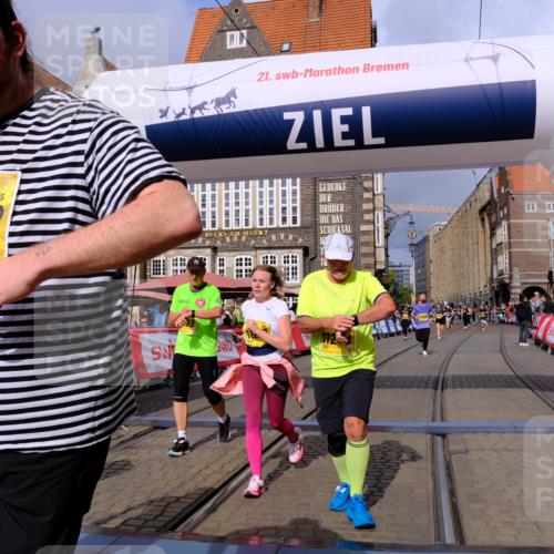 13.09.2026 - 21. swb-Marathon Bremen Tim E. http://msf.ph/oto/10341096 13.09.2026 11:10:52 Ziel 10002, 10169, 10247, 10422, 10719, 10768, 10791, 10890, 11047, 11283, 11298, 11300, 11309, 11583, 11736, 11846, 11957, 11982, 12183, 12227, 12454, 12550 meine-sportfotos.de