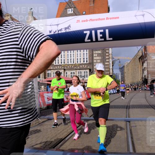 13.09.2026 - 21. swb-Marathon Bremen Tim E. http://msf.ph/oto/10341108 13.09.2026 11:10:52 Ziel 10002, 10169, 10247, 10422, 10719, 10768, 10791, 10890, 11047, 11283, 11298, 11300, 11309, 11583, 11736, 11846, 11957, 11982, 12183, 12227, 12454, 12550 meine-sportfotos.de