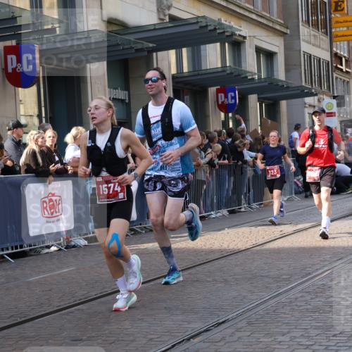 13.09.2026 - 21. swb-Marathon Bremen Strokosch-Dieckow http://msf.ph/oto/10341140 13.09.2026 13:27:40 Ziel 440, 488, 534, 762, 1343, 1456, 1932, 3135, 3480, 3576, 4106, 4133, 4265, 4744, 5462, 6468, 6522, 7042, 7138, 7358, 7926, 8188, 8351, 8656, 9067, 9145, 9167, 9168, 9494, 9881, 13069, 13198, 242, 323, 593, 857, 940, 1006, 1373, 1574, 1932, 2345, 2668, 2686, 3013, 3385, 3460, 3496, 3521, 3970, 4421, 4496, 4593, 5081, 5220, 5290, 5358, 5557, 5616, 6067, 6306, 7110, 7358, 9727, 13147 meine-sportfotos.de