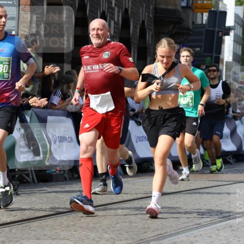 13.09.2026 - 21. swb-Marathon Bremen Strokosch-Dieckow http://msf.ph/oto/10341148 13.09.2026 13:26:46 Ziel 1368, 1649, 2434, 2658, 3526, 3603, 3983, 4077, 5747, 5934, 5992, 6230, 6639, 7626, 8817, 9260, 13195, 531, 946, 2089, 3076, 3302, 3510, 3527, 4327, 4441, 4919, 5054, 5689, 5937, 5943, 6314, 6455, 6580, 7027, 7246, 7317, 8303, 9150, 9511, 9551, 9854, 13097 meine-sportfotos.de
