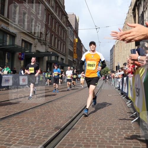 13.09.2026 - 21. swb-Marathon Bremen Strokosch-Dieckow http://msf.ph/oto/10341152 13.09.2026 11:07:30 Ziel 10139, 10363, 10364, 10580, 10595, 10660, 10661, 10674, 10830, 10871, 10907, 10935, 10937, 11037, 11223, 11515, 11643, 11924, 11934, 12024, 12031, 12066, 12097, 12167, 12168, 12194, 12307, 12509, 12511, 12512, 10138, 10205, 10279, 10280, 10488, 10501, 10505, 10695, 10748, 11123, 11246, 11393, 11417, 11600, 11696, 11759, 11767, 11822, 11823, 11865, 11899, 11917, 12020, 12173, 12210, 12255, 12266, 12277 meine-sportfotos.de