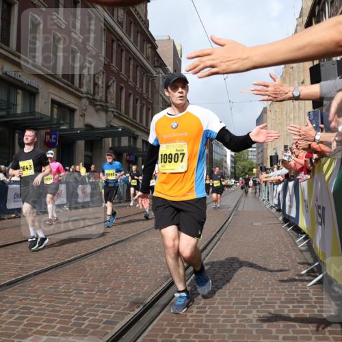 13.09.2026 - 21. swb-Marathon Bremen Strokosch-Dieckow http://msf.ph/oto/10341191 13.09.2026 11:07:31 Ziel 10139, 10363, 10364, 10580, 10595, 10660, 10661, 10674, 10830, 10871, 10907, 10935, 10937, 11037, 11044, 11223, 11378, 11515, 11643, 11924, 11934, 12024, 12031, 12066, 12097, 12167, 12168, 12194, 12307, 12509, 12511, 12512, 10138, 10205, 10279, 10280, 10488, 10501, 10505, 10695, 10748, 11123, 11246, 11393, 11417, 11600, 11696, 11759, 11767, 11822, 11823, 11865, 11899, 11917, 12020, 12173, 12210, 12255, 12266, 12277 meine-sportfotos.de