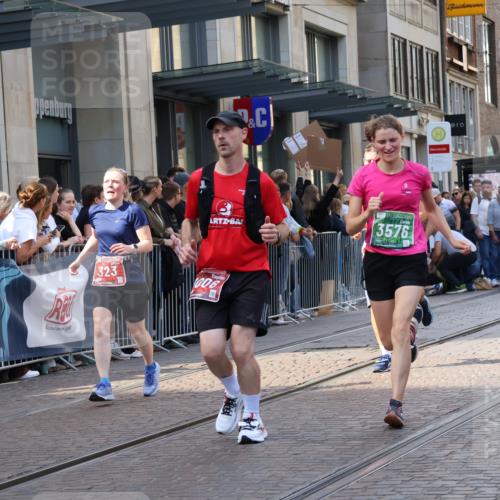 13.09.2026 - 21. swb-Marathon Bremen Strokosch-Dieckow http://msf.ph/oto/10341196 13.09.2026 13:27:42 Ziel 488, 534, 762, 1343, 1456, 3135, 3480, 3576, 4106, 4133, 4265, 4744, 5360, 5462, 6468, 6522, 7042, 7926, 8188, 8351, 8656, 9067, 9145, 9167, 9168, 9543, 9738, 9881, 13069, 13198, 323, 440, 593, 857, 940, 1006, 1373, 1574, 1932, 2345, 2668, 2686, 3013, 3460, 3496, 3521, 3970, 4421, 4496, 4593, 5081, 5220, 5290, 5358, 5557, 5616, 6067, 6306, 7110, 7138, 7358, 8351, 9494, 9727, 13198 meine-sportfotos.de