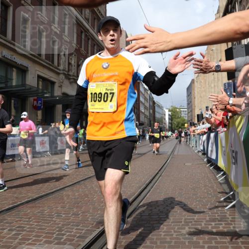 13.09.2026 - 21. swb-Marathon Bremen Strokosch-Dieckow http://msf.ph/oto/10341206 13.09.2026 11:07:31 Ziel 10139, 10363, 10364, 10580, 10595, 10660, 10661, 10674, 10830, 10871, 10907, 10935, 10937, 11037, 11044, 11223, 11378, 11515, 11643, 11924, 11934, 12024, 12031, 12066, 12097, 12167, 12168, 12194, 12307, 12509, 12511, 12512, 10138, 10205, 10279, 10280, 10488, 10501, 10505, 10695, 10748, 11123, 11246, 11393, 11417, 11600, 11696, 11759, 11767, 11822, 11823, 11865, 11899, 11917, 12020, 12173, 12210, 12255, 12266, 12277 meine-sportfotos.de