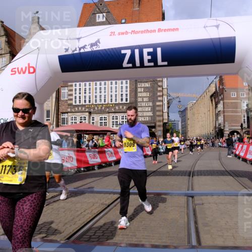 13.09.2026 - 21. swb-Marathon Bremen Tim E. http://msf.ph/oto/10341251 13.09.2026 11:10:56 Ziel 10002, 10247, 10422, 10461, 10462, 10719, 10768, 10791, 10911, 11047, 11283, 11298, 11300, 11309, 11327, 11513, 11583, 11736, 11846, 12183, 12227, 12454 meine-sportfotos.de
