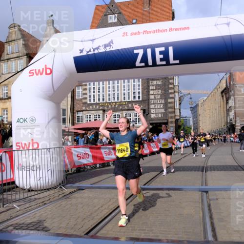 13.09.2026 - 21. swb-Marathon Bremen Tim E. http://msf.ph/oto/10341294 13.09.2026 11:10:59 Ziel 10247, 10422, 10461, 10462, 10768, 10911, 11047, 11283, 11298, 11300, 11309, 11327, 11335, 11465, 11513, 11583, 11736, 11846, 12183 meine-sportfotos.de