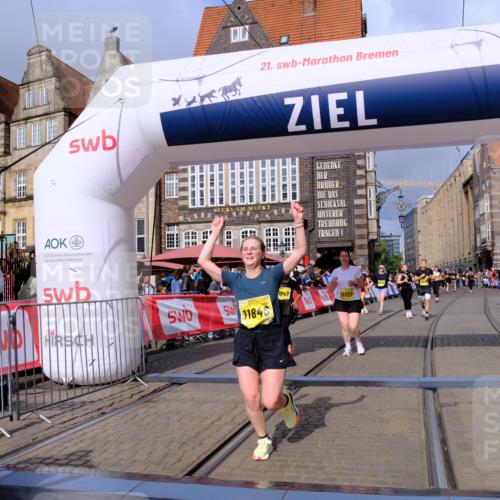 13.09.2026 - 21. swb-Marathon Bremen Tim E. http://msf.ph/oto/10341304 13.09.2026 11:10:59 Ziel 10247, 10422, 10461, 10462, 10768, 10911, 11047, 11283, 11298, 11300, 11309, 11327, 11335, 11465, 11513, 11583, 11736, 11846, 12183 meine-sportfotos.de