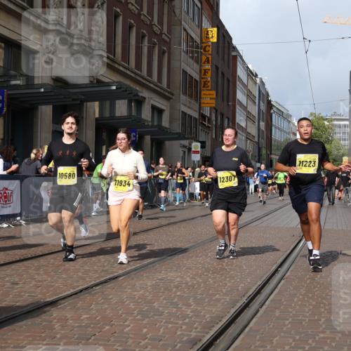 13.09.2026 - 21. swb-Marathon Bremen Strokosch-Dieckow http://msf.ph/oto/10341320 13.09.2026 11:07:34 Ziel 10139, 10595, 10660, 10661, 10674, 10830, 10871, 10935, 10937, 11037, 11044, 11378, 11404, 11515, 11643, 11833, 11958, 12024, 12031, 12066, 12097, 12194, 12307, 12509, 12511, 12512, 10138, 10205, 10279, 10280, 10363, 10364, 10488, 10501, 10505, 10580, 10695, 10748, 10907, 10935, 11123, 11223, 11246, 11417, 11600, 11759, 11767, 11865, 11899, 11917, 11924, 11934, 12020, 12167, 12168, 12173, 12210, 12266, 12277 meine-sportfotos.de