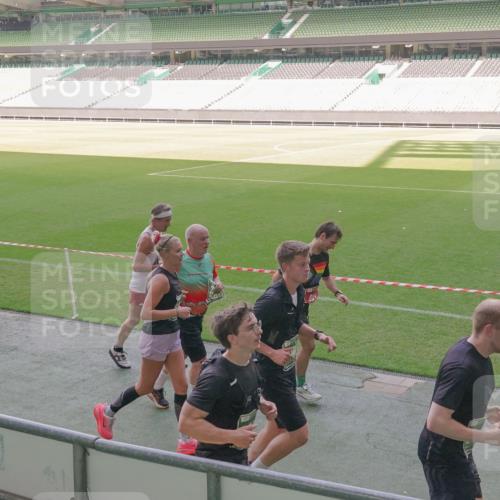 13.09.2026 - 21. swb-Marathon Bremen Michael Burmester http://msf.ph/oto/10341321 13.09.2026 13:22:56 Laufen im Stadion 128, 160, 211, 258, 343, 351, 434, 441, 533, 571, 601, 609, 708, 851, 892, 1060, 1094, 1157, 1178, 1259, 1331, 1344, 1417, 1518, 1657, 1669, 1691, 1729, 1746, 1788, 1883, 2213, 2290, 2433, 2445, 2475, 2495, 2504, 2526, 2619, 2632, 2652, 2660, 2685, 2711, 2768, 2936, 2964, 2968, 2995, 3022, 3034, 3225, 3252, 3282, 3292, 3347, 3351, 3395, 3423, 3447, 3505, 3530, 3559, 3682, 3727, 3770, 3784, 3819, 4020, 4054, 4231, 4406, 4407, 4431, 4466, 4467, 4584, 1506 meine-sportfotos.de