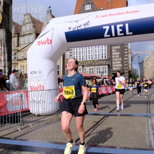 13.09.2026 - 21. swb-Marathon Bremen Tim E. http://msf.ph/oto/10341343 13.09.2026 11:11:00 Ziel 10148, 10247, 10422, 10461, 10462, 10768, 10911, 11047, 11283, 11298, 11300, 11309, 11327, 11335, 11465, 11513, 11583, 11736, 11756, 11846, 12183 meine-sportfotos.de