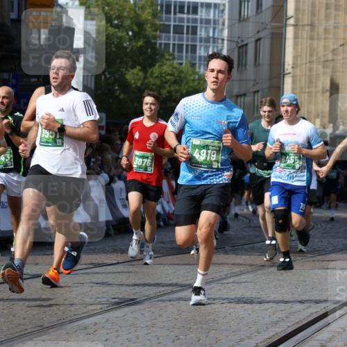 13.09.2026 - 21. swb-Marathon Bremen Strokosch-Dieckow http://msf.ph/oto/10341351 13.09.2026 13:26:49 Ziel 1368, 1649, 2434, 2658, 2779, 3526, 3603, 4077, 5747, 5992, 6230, 6548, 6639, 7626, 8817, 9260, 13195, 531, 946, 2089, 3076, 3302, 3510, 3527, 4327, 4397, 4563, 4919, 5689, 5943, 6314, 6455, 7027, 7246, 7317, 8303, 9150, 9511, 9854, 9878 meine-sportfotos.de