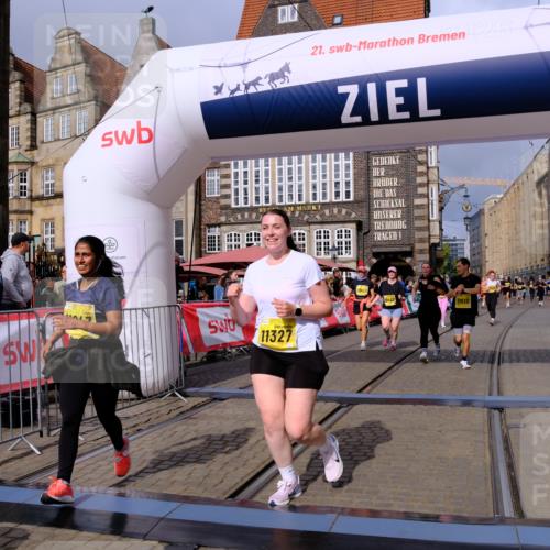 13.09.2026 - 21. swb-Marathon Bremen Tim E. http://msf.ph/oto/10341354 13.09.2026 11:11:02 Ziel 10148, 10163, 10461, 10462, 10547, 10768, 10911, 11047, 11283, 11298, 11309, 11327, 11335, 11465, 11513, 11583, 11736, 11756, 11846, 12183 meine-sportfotos.de