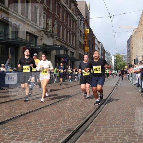 13.09.2026 - 21. swb-Marathon Bremen Strokosch-Dieckow http://msf.ph/oto/10341356 13.09.2026 11:07:34 Ziel 10139, 10595, 10660, 10661, 10674, 10830, 10871, 10935, 10937, 11037, 11044, 11378, 11404, 11515, 11643, 11833, 11958, 12024, 12031, 12066, 12097, 12194, 12307, 12509, 12511, 12512, 10138, 10205, 10279, 10280, 10363, 10364, 10488, 10501, 10505, 10580, 10695, 10748, 10907, 10935, 11123, 11223, 11246, 11417, 11600, 11759, 11767, 11865, 11899, 11917, 11924, 11934, 12020, 12167, 12168, 12173, 12210, 12266, 12277 meine-sportfotos.de