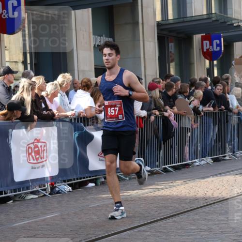 13.09.2026 - 21. swb-Marathon Bremen Strokosch-Dieckow http://msf.ph/oto/10341358 13.09.2026 13:27:47 Ziel 488, 1343, 1456, 2977, 3114, 3334, 3480, 3576, 4106, 4133, 4265, 4506, 5360, 5462, 5889, 6182, 6468, 7926, 8188, 8656, 9067, 9145, 9167, 9168, 9543, 9738, 9881, 13069, 323, 440, 534, 593, 762, 857, 940, 1006, 1373, 1574, 1932, 2345, 2668, 2686, 3013, 3135, 3460, 3521, 3970, 4106, 4133, 4421, 4496, 4593, 4744, 5081, 5220, 5290, 5557, 5616, 6067, 6306, 6522, 7042, 7110, 7138, 7358, 8351, 9494, 9727, 13198 meine-sportfotos.de