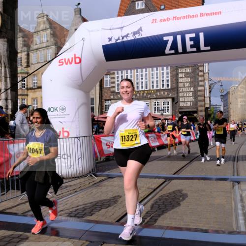 13.09.2026 - 21. swb-Marathon Bremen Tim E. http://msf.ph/oto/10341363 13.09.2026 11:11:02 Ziel 10148, 10163, 10461, 10462, 10547, 10768, 10911, 11047, 11283, 11298, 11309, 11327, 11335, 11465, 11513, 11583, 11736, 11756, 11846, 12183 meine-sportfotos.de