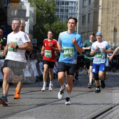 13.09.2026 - 21. swb-Marathon Bremen Strokosch-Dieckow http://msf.ph/oto/10341368 13.09.2026 13:26:49 Ziel 1368, 1649, 2434, 2658, 2779, 3526, 3603, 4077, 5747, 5992, 6230, 6548, 6639, 7626, 8817, 9260, 13195, 531, 946, 2089, 3076, 3302, 3510, 3527, 4327, 4397, 4563, 4919, 5689, 5943, 6314, 6455, 7027, 7246, 7317, 8303, 9150, 9511, 9854, 9878 meine-sportfotos.de
