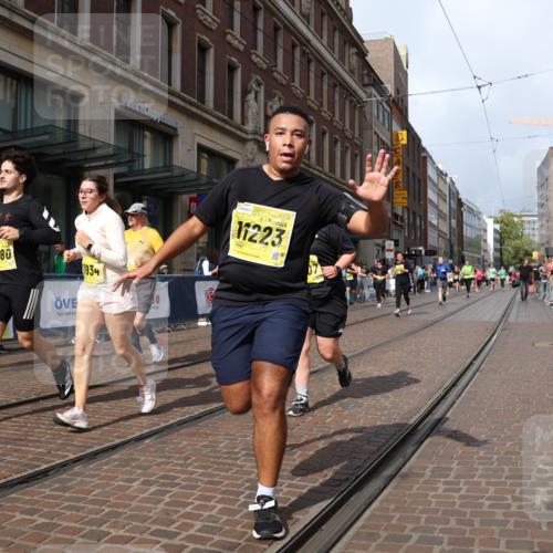 13.09.2026 - 21. swb-Marathon Bremen Strokosch-Dieckow http://msf.ph/oto/10341400 13.09.2026 11:07:35 Ziel 10139, 10595, 10660, 10661, 10674, 10830, 10871, 10937, 11037, 11044, 11378, 11404, 11515, 11643, 11831, 11833, 11958, 12024, 12031, 12066, 12097, 12194, 12248, 12307, 12509, 12511, 12512, 10138, 10205, 10279, 10280, 10363, 10364, 10488, 10501, 10505, 10580, 10695, 10748, 10907, 10935, 11123, 11223, 11246, 11417, 11643, 11759, 11767, 11865, 11899, 11917, 11924, 11934, 12020, 12167, 12168, 12173, 12210, 12266, 12277 meine-sportfotos.de
