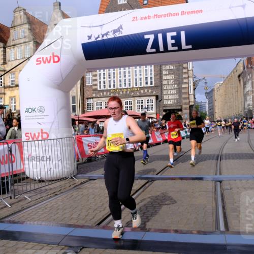 13.09.2026 - 21. swb-Marathon Bremen Tim E. http://msf.ph/oto/10341425 13.09.2026 11:11:07 Ziel 10148, 10163, 10461, 10462, 10547, 10792, 10841, 10911, 11043, 11047, 11237, 11309, 11327, 11335, 11465, 11513, 11583, 11756, 11846 meine-sportfotos.de