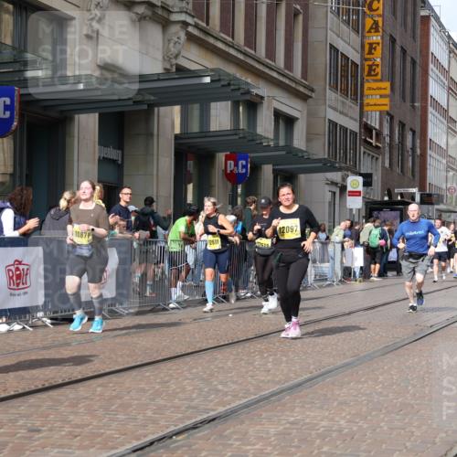 13.09.2026 - 21. swb-Marathon Bremen Strokosch-Dieckow http://msf.ph/oto/10341444 13.09.2026 11:07:37 Ziel 10139, 10404, 10493, 10595, 10660, 10661, 10674, 10767, 10830, 10871, 10937, 11037, 11044, 11378, 11404, 11515, 11659, 11831, 11833, 11958, 12024, 12031, 12066, 12097, 12160, 12248, 12307, 12389, 12511, 12512, 10138, 10205, 10279, 10280, 10363, 10364, 10488, 10501, 10505, 10580, 10595, 10695, 10748, 10907, 10935, 11123, 11223, 11246, 11417, 11643, 11767, 11865, 11899, 11917, 11924, 11934, 12020, 12167, 12168, 12173, 12194, 12210, 12266, 12277 meine-sportfotos.de