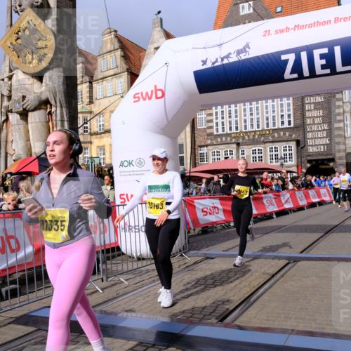 13.09.2026 - 21. swb-Marathon Bremen Tim E. http://msf.ph/oto/10341494 13.09.2026 11:11:11 Ziel 10148, 10163, 10461, 10462, 10527, 10547, 10653, 10792, 10841, 10911, 11043, 11047, 11237, 11327, 11335, 11465, 11483, 11513, 11691, 11756, 11846, 11993, 12401 meine-sportfotos.de