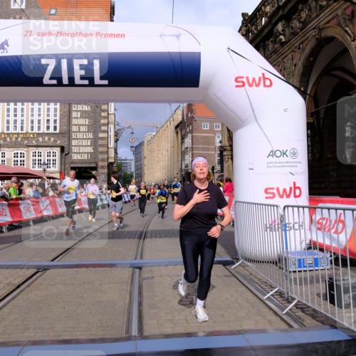 13.09.2026 - 21. swb-Marathon Bremen Tim E. http://msf.ph/oto/10341540 13.09.2026 11:11:13 Ziel 10148, 10163, 10461, 10462, 10527, 10547, 10653, 10792, 10841, 10911, 11043, 11237, 11327, 11335, 11465, 11483, 11513, 11691, 11756, 11993, 12401 meine-sportfotos.de