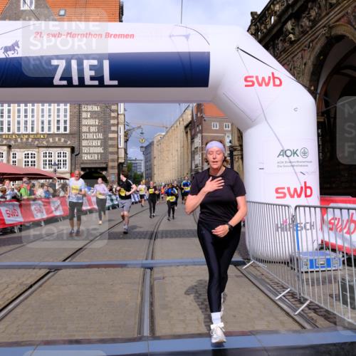 13.09.2026 - 21. swb-Marathon Bremen Tim E. http://msf.ph/oto/10341551 13.09.2026 11:11:13 Ziel 10148, 10163, 10461, 10462, 10527, 10547, 10653, 10792, 10841, 10911, 11043, 11237, 11327, 11335, 11465, 11483, 11513, 11691, 11756, 11993, 12401 meine-sportfotos.de
