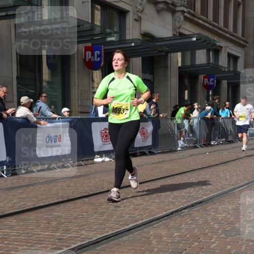 13.09.2026 - 21. swb-Marathon Bremen Strokosch-Dieckow http://msf.ph/oto/10341570 13.09.2026 11:07:43 Ziel 10139, 10404, 10493, 10660, 10661, 10674, 10767, 10793, 10859, 10937, 11032, 11044, 11263, 11378, 11404, 11659, 11831, 11833, 11958, 12024, 12031, 12066, 12160, 12248, 12384, 12389, 12511, 12512, 10138, 10279, 10280, 10363, 10364, 10501, 10505, 10580, 10595, 10661, 10695, 10748, 10830, 10871, 10907, 10935, 11037, 11223, 11417, 11515, 11643, 11767, 11865, 11899, 11924, 11934, 12097, 12167, 12168, 12194, 12210, 12277, 12307 meine-sportfotos.de