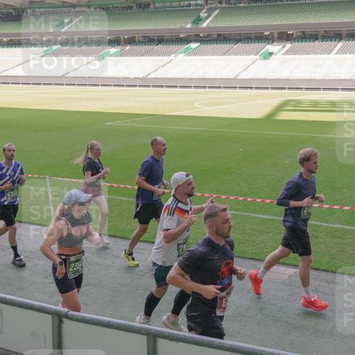 13.09.2026 - 21. swb-Marathon Bremen Michael Burmester http://msf.ph/oto/10341572 13.09.2026 13:23:37 Laufen im Stadion 137, 160, 182, 211, 324, 434, 533, 548, 571, 609, 708, 721, 739, 743, 752, 892, 1157, 1178, 1259, 1273, 1331, 1471, 1597, 1598, 1657, 1691, 1746, 1788, 1883, 1944, 2213, 2252, 2286, 2312, 2433, 2445, 2465, 2475, 2483, 2495, 2503, 2504, 2526, 2571, 2619, 2685, 2711, 2768, 2776, 2936, 2968, 3252, 3282, 3288, 3289, 3292, 3312, 3347, 3351, 3364, 3381, 3395, 3423, 3447, 3505, 3530, 3559, 3727, 3770, 3784, 3819, 4020, 4054, 4231, 4406, 4407, 4431, 4466, 4467, 4584, 1506 meine-sportfotos.de