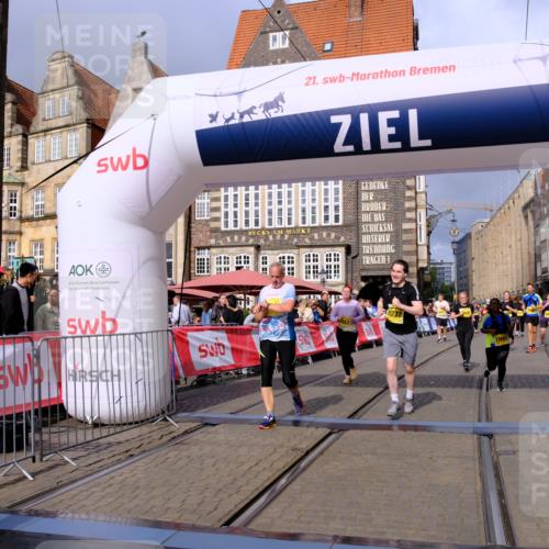 13.09.2026 - 21. swb-Marathon Bremen Tim E. http://msf.ph/oto/10341576 13.09.2026 11:11:15 Ziel 10148, 10163, 10313, 10461, 10462, 10527, 10547, 10644, 10653, 10792, 10841, 10911, 11043, 11141, 11237, 11335, 11465, 11483, 11513, 11691, 11756, 11993, 12401, 12507 meine-sportfotos.de