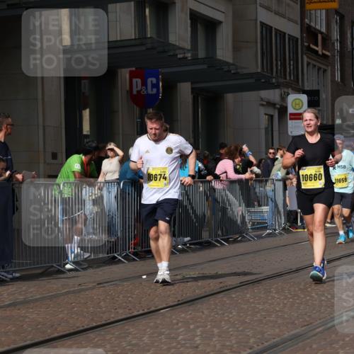 13.09.2026 - 21. swb-Marathon Bremen Strokosch-Dieckow http://msf.ph/oto/10341589 13.09.2026 11:07:45 Ziel 10135, 10139, 10188, 10404, 10493, 10660, 10674, 10767, 10793, 10859, 11032, 11044, 11263, 11378, 11404, 11659, 11831, 11833, 11958, 12024, 12031, 12066, 12160, 12248, 12384, 12389, 12511, 12512, 10138, 10279, 10280, 10363, 10364, 10501, 10505, 10580, 10595, 10661, 10695, 10830, 10871, 10907, 10935, 10937, 11037, 11223, 11515, 11643, 11767, 11899, 11924, 11934, 12097, 12167, 12168, 12194, 12210, 12277, 12307, 12511, 12512 meine-sportfotos.de