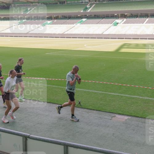 13.09.2026 - 21. swb-Marathon Bremen Michael Burmester http://msf.ph/oto/10341609 13.09.2026 13:23:43 Laufen im Stadion 137, 160, 182, 211, 324, 434, 533, 548, 571, 609, 708, 721, 739, 743, 752, 892, 1157, 1178, 1259, 1273, 1331, 1463, 1471, 1597, 1598, 1657, 1691, 1746, 1788, 1883, 1944, 2095, 2213, 2252, 2286, 2312, 2323, 2433, 2445, 2465, 2475, 2483, 2495, 2503, 2504, 2526, 2571, 2711, 2768, 2776, 2936, 2968, 3252, 3282, 3288, 3289, 3292, 3298, 3312, 3347, 3351, 3364, 3381, 3395, 3423, 3447, 3505, 3530, 3559, 3727, 3770, 3784, 3819, 4020, 4054, 4231, 4406, 4407, 4431, 4466, 4467, 4584 meine-sportfotos.de