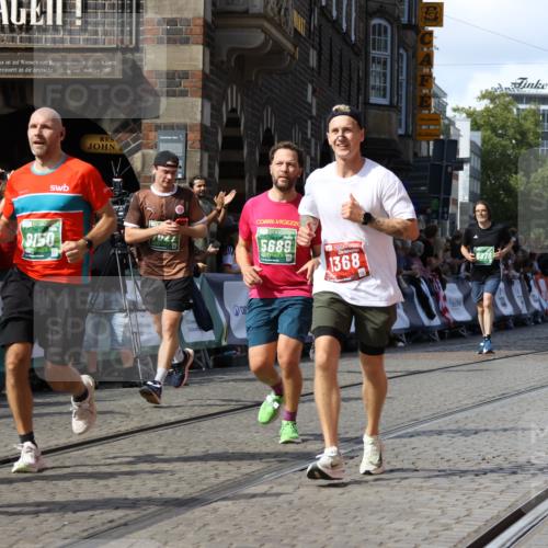 13.09.2026 - 21. swb-Marathon Bremen Strokosch-Dieckow http://msf.ph/oto/10341611 13.09.2026 13:26:56 Ziel 1368, 2779, 3526, 3603, 3852, 4077, 4598, 6289, 6375, 6548, 8112, 9260, 13195, 1493, 1494, 2454, 3527, 4121, 4327, 4397, 4563, 5689, 6776, 7027, 7072, 7849, 9150, 9511, 9854, 9878 meine-sportfotos.de