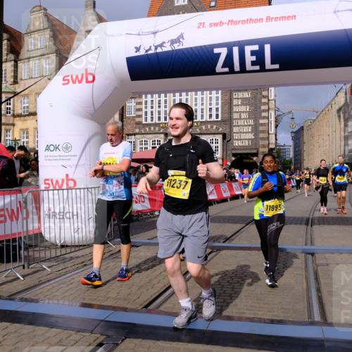 13.09.2026 - 21. swb-Marathon Bremen Tim E. http://msf.ph/oto/10341631 13.09.2026 11:11:17 Ziel 10148, 10163, 10313, 10527, 10547, 10644, 10653, 10792, 10841, 11043, 11141, 11237, 11335, 11465, 11483, 11691, 11756, 11993, 12401, 12507 meine-sportfotos.de