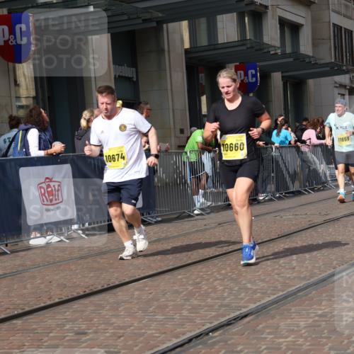 13.09.2026 - 21. swb-Marathon Bremen Strokosch-Dieckow http://msf.ph/oto/10341650 13.09.2026 11:07:47 Ziel 10135, 10139, 10188, 10404, 10493, 10660, 10767, 10793, 10851, 10859, 11032, 11044, 11263, 11378, 11404, 11659, 11831, 11833, 11958, 12024, 12031, 12066, 12160, 12248, 12325, 12384, 12389, 10138, 10279, 10280, 10363, 10364, 10501, 10505, 10580, 10595, 10661, 10674, 10830, 10871, 10907, 10935, 10937, 11037, 11223, 11515, 11643, 11767, 11899, 11924, 11934, 12024, 12097, 12167, 12168, 12194, 12210, 12277, 12307, 12511, 12512 meine-sportfotos.de