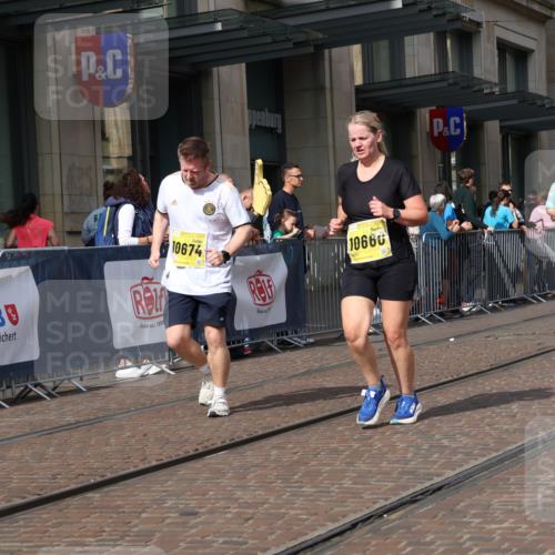 13.09.2026 - 21. swb-Marathon Bremen Strokosch-Dieckow http://msf.ph/oto/10341666 13.09.2026 11:07:47 Ziel 10135, 10139, 10188, 10404, 10493, 10660, 10767, 10793, 10851, 10859, 11032, 11044, 11263, 11378, 11404, 11659, 11831, 11833, 11958, 12024, 12031, 12066, 12160, 12248, 12325, 12384, 12389, 10138, 10279, 10280, 10363, 10364, 10501, 10505, 10580, 10595, 10661, 10674, 10830, 10871, 10907, 10935, 10937, 11037, 11223, 11515, 11643, 11767, 11899, 11924, 11934, 12024, 12097, 12167, 12168, 12194, 12210, 12277, 12307, 12511, 12512 meine-sportfotos.de