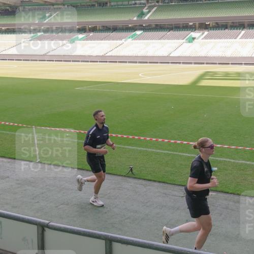 13.09.2026 - 21. swb-Marathon Bremen Michael Burmester http://msf.ph/oto/10341706 13.09.2026 13:23:58 Laufen im Stadion 137, 160, 182, 211, 324, 434, 533, 548, 571, 609, 708, 721, 723, 739, 743, 752, 892, 1178, 1259, 1273, 1331, 1463, 1471, 1491, 1597, 1598, 1691, 1746, 1788, 1944, 2095, 2211, 2213, 2252, 2286, 2312, 2323, 2433, 2445, 2465, 2475, 2483, 2495, 2497, 2503, 2504, 2526, 2571, 2644, 2768, 2776, 2936, 2968, 3252, 3282, 3288, 3289, 3292, 3298, 3306, 3312, 3347, 3364, 3381, 3395, 3423, 3447, 3505, 3530, 3559, 3727, 3770, 3819, 4054, 4231, 4406, 4407, 4431, 4466, 4467, 4584 meine-sportfotos.de
