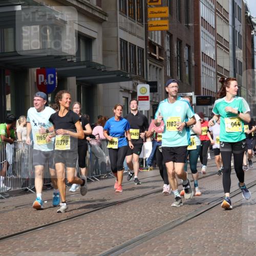 13.09.2026 - 21. swb-Marathon Bremen Strokosch-Dieckow http://msf.ph/oto/10341712 13.09.2026 11:07:49 Ziel 10135, 10139, 10188, 10404, 10493, 10660, 10767, 10793, 10851, 10859, 11032, 11044, 11263, 11378, 11404, 11659, 11831, 11833, 11958, 12031, 12066, 12160, 12248, 12325, 12384, 12389, 10138, 10279, 10280, 10363, 10364, 10501, 10505, 10580, 10595, 10661, 10674, 10830, 10871, 10907, 10935, 10937, 11037, 11223, 11515, 11643, 11899, 11924, 11934, 12024, 12097, 12167, 12168, 12194, 12277, 12307, 12511, 12512 meine-sportfotos.de
