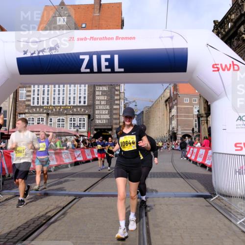 13.09.2026 - 21. swb-Marathon Bremen Tim E. http://msf.ph/oto/10341753 13.09.2026 11:11:23 Ziel 10313, 10527, 10611, 10644, 10653, 10792, 10841, 11043, 11062, 11141, 11237, 11483, 11679, 11691, 11993, 12396, 12401, 12507 meine-sportfotos.de