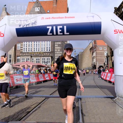 13.09.2026 - 21. swb-Marathon Bremen Tim E. http://msf.ph/oto/10341784 13.09.2026 11:11:23 Ziel 10313, 10527, 10611, 10644, 10653, 10792, 10841, 11043, 11062, 11141, 11237, 11483, 11679, 11691, 11993, 12396, 12401, 12507 meine-sportfotos.de