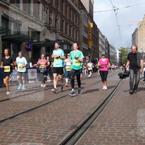 13.09.2026 - 21. swb-Marathon Bremen Strokosch-Dieckow http://msf.ph/oto/10341790 13.09.2026 11:07:52 Ziel 10135, 10139, 10188, 10404, 10493, 10767, 10793, 10851, 10859, 11032, 11044, 11263, 11378, 11404, 11509, 11659, 11831, 11833, 11958, 12031, 12066, 12160, 12248, 12315, 12325, 12384, 12389, 10138, 10279, 10280, 10363, 10364, 10501, 10505, 10580, 10595, 10660, 10661, 10674, 10830, 10871, 10907, 10935, 10937, 11037, 11223, 11515, 11643, 11899, 11924, 11934, 12024, 12097, 12167, 12168, 12194, 12277, 12307, 12511, 12512 meine-sportfotos.de