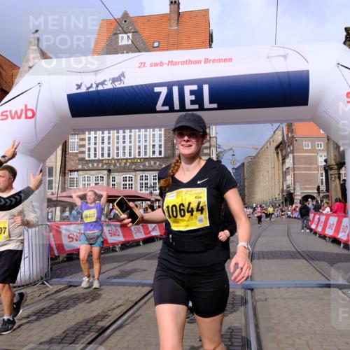 13.09.2026 - 21. swb-Marathon Bremen Tim E. http://msf.ph/oto/10341815 13.09.2026 11:11:24 Ziel 10313, 10419, 10527, 10611, 10644, 10653, 10792, 10841, 11062, 11141, 11237, 11483, 11679, 11691, 11745, 11993, 12396, 12401, 12507 meine-sportfotos.de